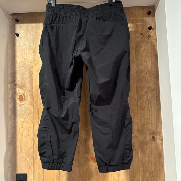 Athleta La Viva Capri Black Sz 8 - Picture 4 of 5